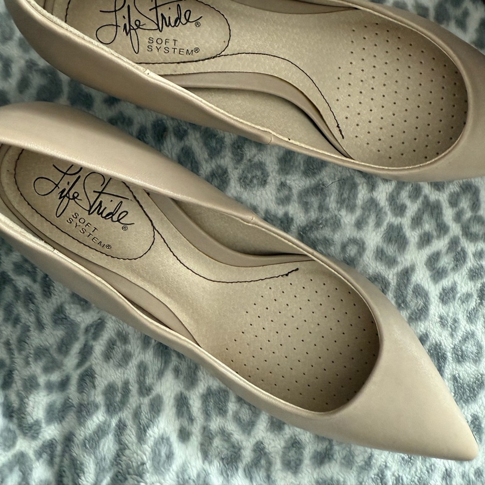 Ladies shoes